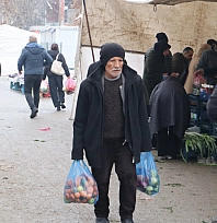 Malatya'da soğuk hava semt pazarlarını vurdu!