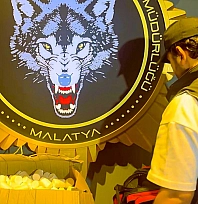 Malatya'da sokak satıcılarına operasyon! 36 bin tane ele geçirildi