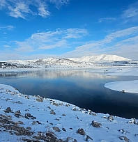 Malatya'da Sürgü barajı buz tuttu