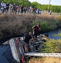 Malatya'da yem yüklü kamyon devrildi! Sürücü hayatını kaybetti
