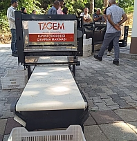 Malatya'da yerli kayısı pırtlatma makinesi görücüye çıktı