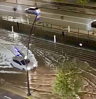 Malatya'da yine aynı manzara! Yağmur yağdı, yollar göle döndü