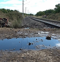 Malatya'da yük treninin çarptığı traktör ikiye ayrıldı!
