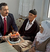 Malatya'da ziyaret edilen yaşlıların yeni yaşları kutlandı