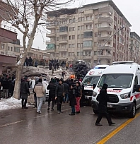 Depremde yıkılan Sancak Apartmanı davasında karar: Müteahhit ve belediye personeline hapis cezası