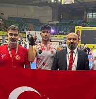 Malatya'dan Hindistan'a 'Kocaman' bir yumruk: Altın madalyayla döndü