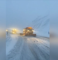 Malatya'dan yola çıkacaklar dikkat! Kar bir güzergâhı daha kapattı!