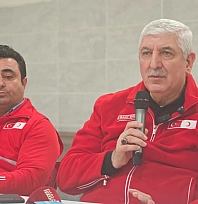 Malatyalı Çiftçiye Kızılay Desteği | Kayısıya Alternatif Çilek Bahçeleri Kuruluyor