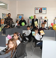 Malazgirt İlkokulu yeni kütüphanesine kavuştu