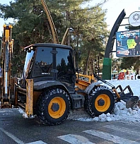 Mardin'de karla mücadele çalışmaları aralıksız sürüyor