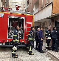 Metruk binada yangın çıktı