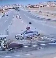 MHP'li vekilin yaralandığı kaza kamerada