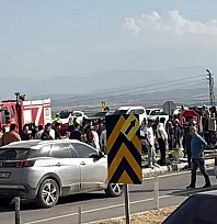 Milletvekili konvoyunda kaza! vekil yaralandı, 1 kişi hayatını kaybetti