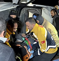 Minibüs takla atarak devrildi: 4 yaralı