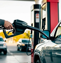 Motorine gece yarısı büyük indirim geliyor: 5 lira 57 kuruş düşecek
