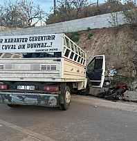 Motosiklet ile kamyonet çarpıştı: 1 ölü