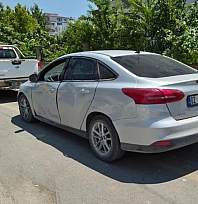 Motosiklet ile otomobil çarpıştı: 1 yaralı