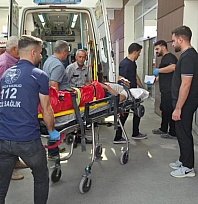 Motosiklet ile otomobil çarpıştı: 1 ağır yaralı