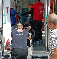 Motosiklet ile otomobil çarpıştı: 1 yaralı