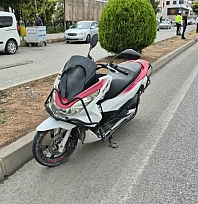 Motosiklet yayaya çarptı: 1'i ağır 2 yaralı