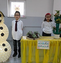 Öğrenciler atıklardan sanat eseri yaptı