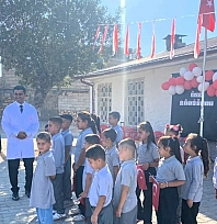 Öğrenciler ilk ders heyecanını yaşadı