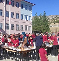 Öğrencilerden Gazze'ye yardım etkinliği