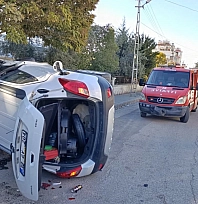 Okul servisi ile otomobil çarpıştı: 5'i öğrenci 7 yaralı