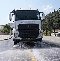 Orduzu ve Başharık'ta yollar yıkandı, sokaklar temizlendi