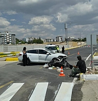 Otomobil ile motosiklet çarpıştı: 1 yaralı