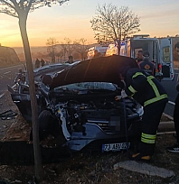 Otomobil ile tırın çarpıştığı kazada 1 kişi öldü, 2 kişi yaralandı