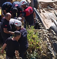 Otomobil şarampole devrildi: 1 ölü, 4 yaralı