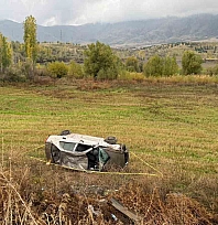 Malatya'da kontrolden çıkan otomobil şarampole devrildi: 2 yaralı