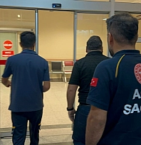 Otomobilin çarpıştığı 2 yaya yaralandı