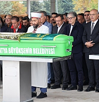 Özdemir son yolculuğuna uğurlandı