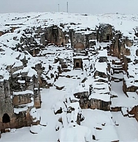 Perre Antik Kenti beyazlara büründü