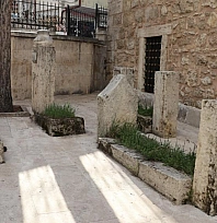 Peyami Safa'nın babasının mezarı yıllardır farkedilmeyi bekliyor