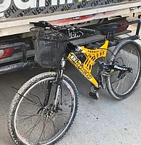 Pikaba çarpan bisikletli yaralandı