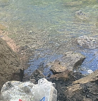 Piknik alanına bırakılan çöpler vatandaşın tepkisine yol açtı