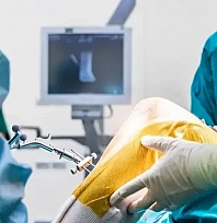 Prof. Dr. Demirörs Açıkladı: Robotik Cerrahi ile Protez Ömrü Uzuyor