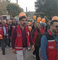 Protokolü kadına şiddet için yürüdü