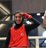 Rabia Topuz'dan altın yumruk!