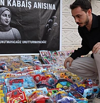 Rojin Kabaiş anısına, çocuklara oyuncak dağıtıldı