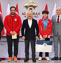 Şampiyon Kaya'ya memleketinde coşkulu karşılama