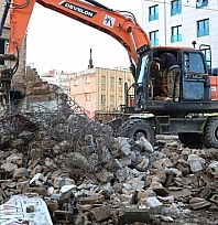 59 bağımsız yapının tamamı yıkıldı