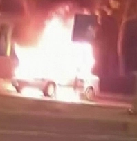 Seyir halindeki otomobil alev topuna döndü