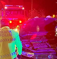 Seyir halindeki otomobil alev aldı