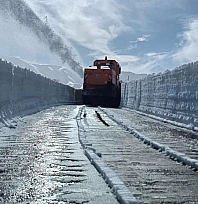 5 bin nüfuslu beldeyi ilçeye bağlayan yol 70 gün sonra açılıyor