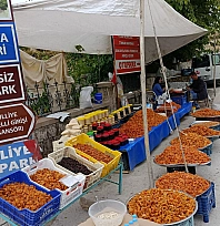 Somuncu Baba'da yöresel lezzetler kapış kapış gidiyor