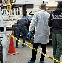 'Tadilat' nedeniyle çıkan silahlı kavga kameraya yansıdı